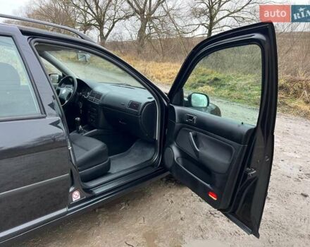 Черный Фольксваген Гольф, объемом двигателя 1.6 л и пробегом 136 тыс. км за 5700 $, фото 21 на Automoto.ua