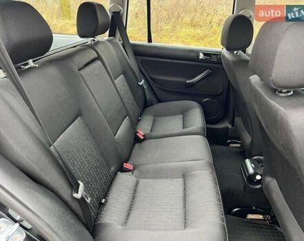 Черный Фольксваген Гольф, объемом двигателя 1.6 л и пробегом 136 тыс. км за 5700 $, фото 27 на Automoto.ua