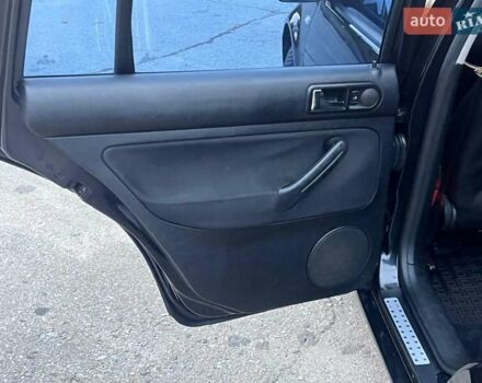 Черный Фольксваген Гольф, объемом двигателя 1.6 л и пробегом 272 тыс. км за 4500 $, фото 22 на Automoto.ua