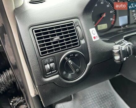 Черный Фольксваген Гольф, объемом двигателя 1.6 л и пробегом 136 тыс. км за 5700 $, фото 33 на Automoto.ua