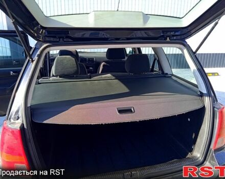 Черный Фольксваген Гольф, объемом двигателя 1.6 л и пробегом 200 тыс. км за 4800 $, фото 6 на Automoto.ua