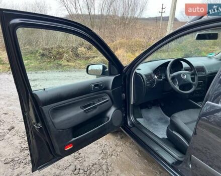 Черный Фольксваген Гольф, объемом двигателя 1.6 л и пробегом 136 тыс. км за 5700 $, фото 38 на Automoto.ua