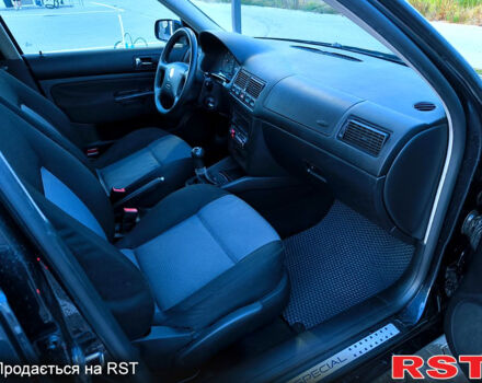 Чорний Фольксваген Гольф, об'ємом двигуна 1.6 л та пробігом 292 тис. км за 4500 $, фото 9 на Automoto.ua