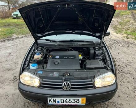 Черный Фольксваген Гольф, объемом двигателя 1.6 л и пробегом 136 тыс. км за 5700 $, фото 6 на Automoto.ua