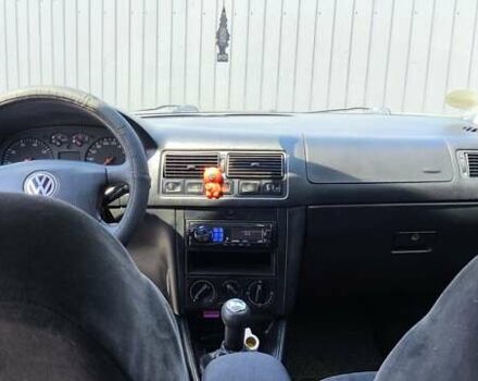 Черный Фольксваген Гольф, объемом двигателя 1.39 л и пробегом 311 тыс. км за 3800 $, фото 7 на Automoto.ua