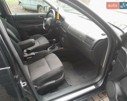 Черный Фольксваген Гольф, объемом двигателя 1.6 л и пробегом 185 тыс. км за 2900 $, фото 6 на Automoto.ua