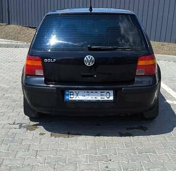 Черный Фольксваген Гольф, объемом двигателя 1.39 л и пробегом 311 тыс. км за 3800 $, фото 2 на Automoto.ua