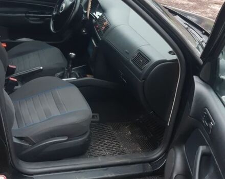 Черный Фольксваген Гольф, объемом двигателя 1.9 л и пробегом 511 тыс. км за 4100 $, фото 5 на Automoto.ua