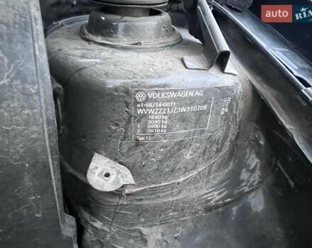 Черный Фольксваген Гольф, объемом двигателя 1.6 л и пробегом 272 тыс. км за 4500 $, фото 27 на Automoto.ua