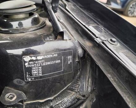 Черный Фольксваген Гольф, объемом двигателя 1.39 л и пробегом 212 тыс. км за 4700 $, фото 27 на Automoto.ua