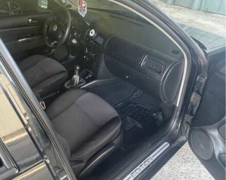 Черный Фольксваген Гольф, объемом двигателя 1.9 л и пробегом 300 тыс. км за 1400 $, фото 3 на Automoto.ua