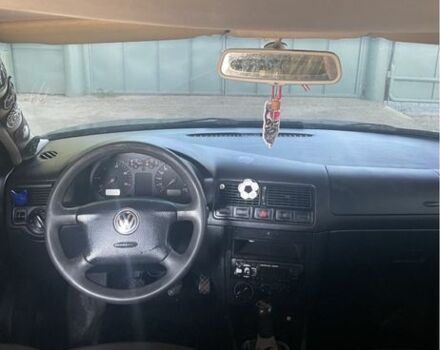 Черный Фольксваген Гольф, объемом двигателя 1.9 л и пробегом 300 тыс. км за 1400 $, фото 2 на Automoto.ua