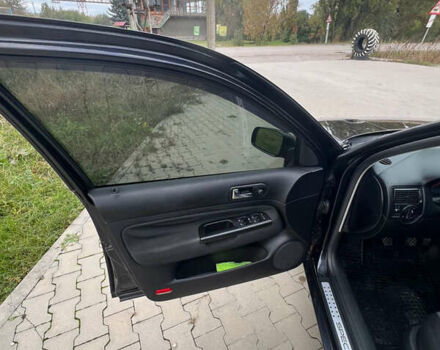 Черный Фольксваген Гольф, объемом двигателя 1.39 л и пробегом 250 тыс. км за 4250 $, фото 13 на Automoto.ua