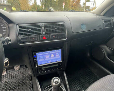 Черный Фольксваген Гольф, объемом двигателя 1.39 л и пробегом 250 тыс. км за 4250 $, фото 20 на Automoto.ua