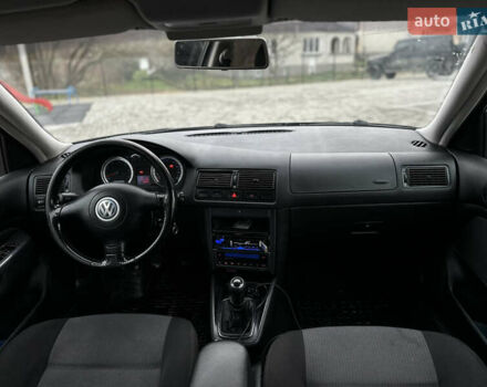 Черный Фольксваген Гольф, объемом двигателя 1.6 л и пробегом 282 тыс. км за 3950 $, фото 14 на Automoto.ua