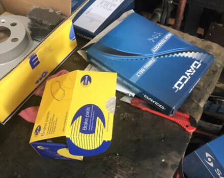 Черный Фольксваген Гольф, объемом двигателя 1.39 л и пробегом 250 тыс. км за 4250 $, фото 32 на Automoto.ua