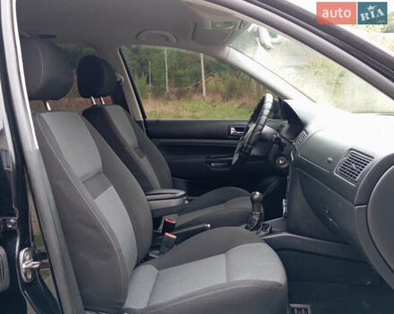 Фольксваген Гольф 2003 у Бучаче на Automoto.ua Чорний Фольксваген Гольф, об'ємом двигуна 1.6 л та пробігом 300 тис. км за 4250 $, фото 22 на Automoto.ua