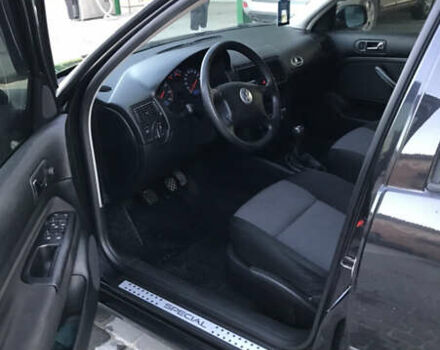 Черный Фольксваген Гольф, объемом двигателя 1.39 л и пробегом 250 тыс. км за 4250 $, фото 27 на Automoto.ua