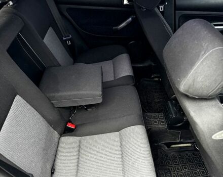 Черный Фольксваген Гольф, объемом двигателя 1.6 л и пробегом 270 тыс. км за 4800 $, фото 11 на Automoto.ua