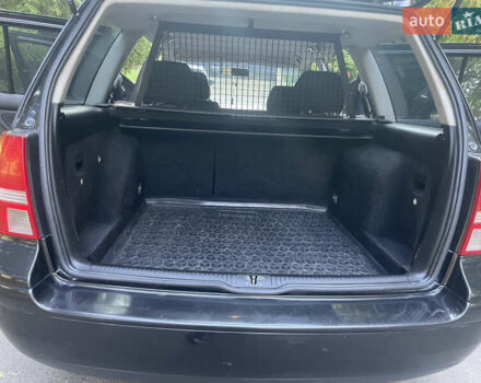 Черный Фольксваген Гольф, объемом двигателя 1.6 л и пробегом 312 тыс. км за 4300 $, фото 7 на Automoto.ua