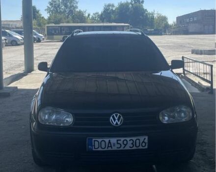 Черный Фольксваген Гольф, объемом двигателя 1.9 л и пробегом 300 тыс. км за 1400 $, фото 1 на Automoto.ua