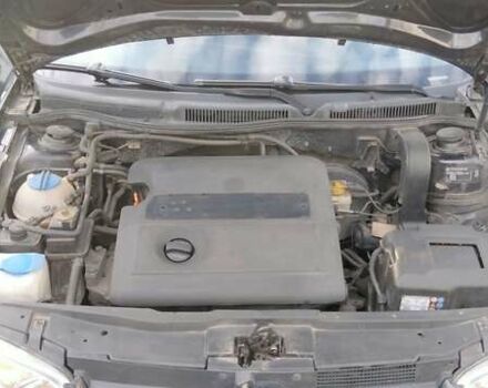 Черный Фольксваген Гольф, объемом двигателя 1.6 л и пробегом 210 тыс. км за 4000 $, фото 5 на Automoto.ua