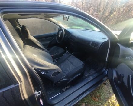 Черный Фольксваген Гольф, объемом двигателя 1.6 л и пробегом 200 тыс. км за 700 $, фото 11 на Automoto.ua