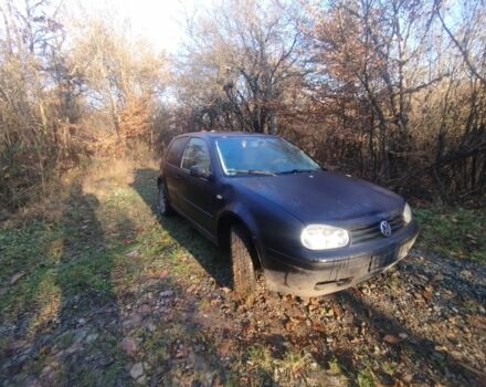 Черный Фольксваген Гольф, объемом двигателя 1.6 л и пробегом 200 тыс. км за 700 $, фото 3 на Automoto.ua