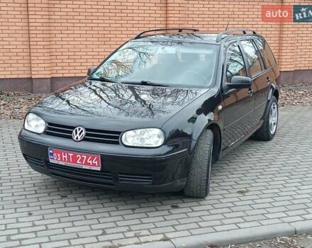 Черный Фольксваген Гольф, объемом двигателя 1.6 л и пробегом 264 тыс. км за 5599 $, фото 1 на Automoto.ua