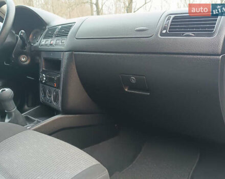 Черный Фольксваген Гольф, объемом двигателя 1.6 л и пробегом 264 тыс. км за 5599 $, фото 50 на Automoto.ua