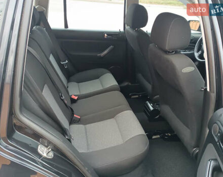 Черный Фольксваген Гольф, объемом двигателя 1.6 л и пробегом 264 тыс. км за 5599 $, фото 53 на Automoto.ua