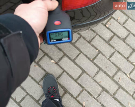 Черный Фольксваген Гольф, объемом двигателя 1.6 л и пробегом 264 тыс. км за 5599 $, фото 112 на Automoto.ua