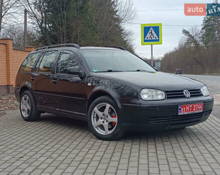 Черный Фольксваген Гольф, объемом двигателя 1.6 л и пробегом 264 тыс. км за 5599 $, фото 2 на Automoto.ua