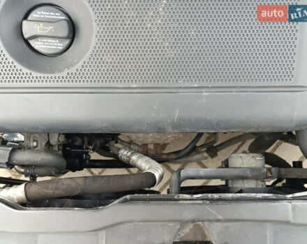 Черный Фольксваген Гольф, объемом двигателя 1.6 л и пробегом 264 тыс. км за 5599 $, фото 72 на Automoto.ua