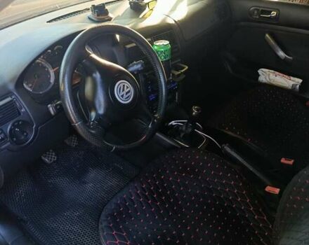 Черный Фольксваген Гольф, объемом двигателя 1.6 л и пробегом 215 тыс. км за 5000 $, фото 3 на Automoto.ua