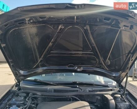 Черный Фольксваген Гольф, объемом двигателя 1.6 л и пробегом 264 тыс. км за 5650 $, фото 52 на Automoto.ua