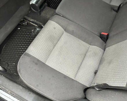 Черный Фольксваген Гольф, объемом двигателя 1.6 л и пробегом 225 тыс. км за 4500 $, фото 13 на Automoto.ua