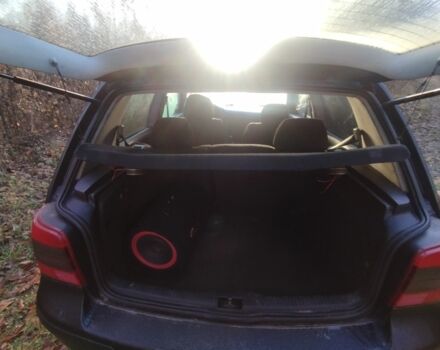 Черный Фольксваген Гольф, объемом двигателя 1.6 л и пробегом 200 тыс. км за 700 $, фото 6 на Automoto.ua