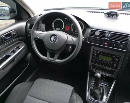 Черный Фольксваген Гольф, объемом двигателя 1.9 л и пробегом 314 тыс. км за 4850 $, фото 18 на Automoto.ua