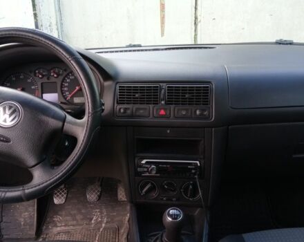 Черный Фольксваген Гольф, объемом двигателя 1.6 л и пробегом 200 тыс. км за 5500 $, фото 6 на Automoto.ua