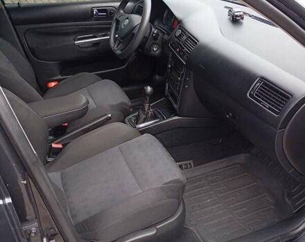 Черный Фольксваген Гольф, объемом двигателя 1.9 л и пробегом 314 тыс. км за 4850 $, фото 14 на Automoto.ua