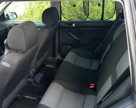 Черный Фольксваген Гольф, объемом двигателя 1.6 л и пробегом 200 тыс. км за 5500 $, фото 4 на Automoto.ua