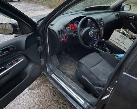 Черный Фольксваген Гольф, объемом двигателя 1.6 л и пробегом 400 тыс. км за 1500 $, фото 6 на Automoto.ua