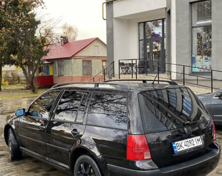 Чорний Фольксваген Гольф, об'ємом двигуна 1.6 л та пробігом 215 тис. км за 4700 $, фото 3 на Automoto.ua