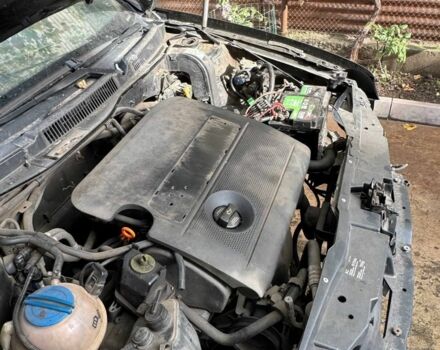 Черный Фольксваген Гольф, объемом двигателя 1.6 л и пробегом 400 тыс. км за 1200 $, фото 5 на Automoto.ua