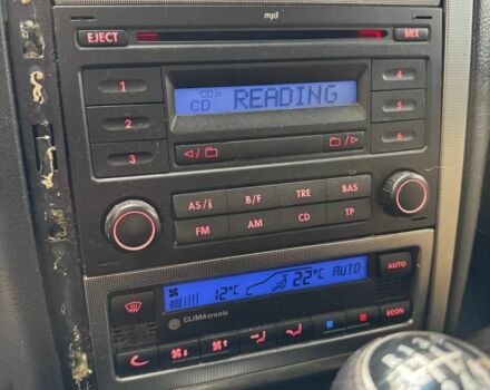 Черный Фольксваген Гольф, объемом двигателя 1.6 л и пробегом 400 тыс. км за 1200 $, фото 6 на Automoto.ua