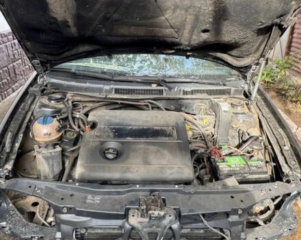 Черный Фольксваген Гольф, объемом двигателя 1.6 л и пробегом 400 тыс. км за 1200 $, фото 7 на Automoto.ua