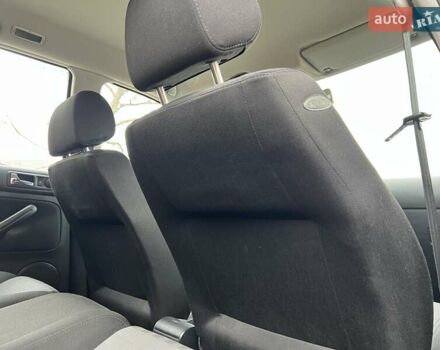 Черный Фольксваген Гольф, объемом двигателя 1.6 л и пробегом 250 тыс. км за 4350 $, фото 62 на Automoto.ua