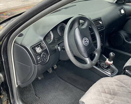 Чорний Фольксваген Гольф, об'ємом двигуна 1.6 л та пробігом 215 тис. км за 4700 $, фото 23 на Automoto.ua