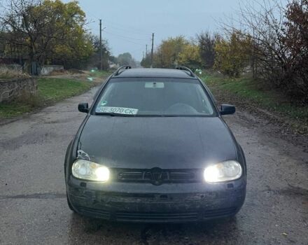 Черный Фольксваген Гольф, объемом двигателя 1.6 л и пробегом 400 тыс. км за 1500 $, фото 2 на Automoto.ua